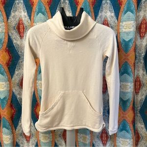 HOST PICK!! Cream Columbia Turtleneck Sweatshirt